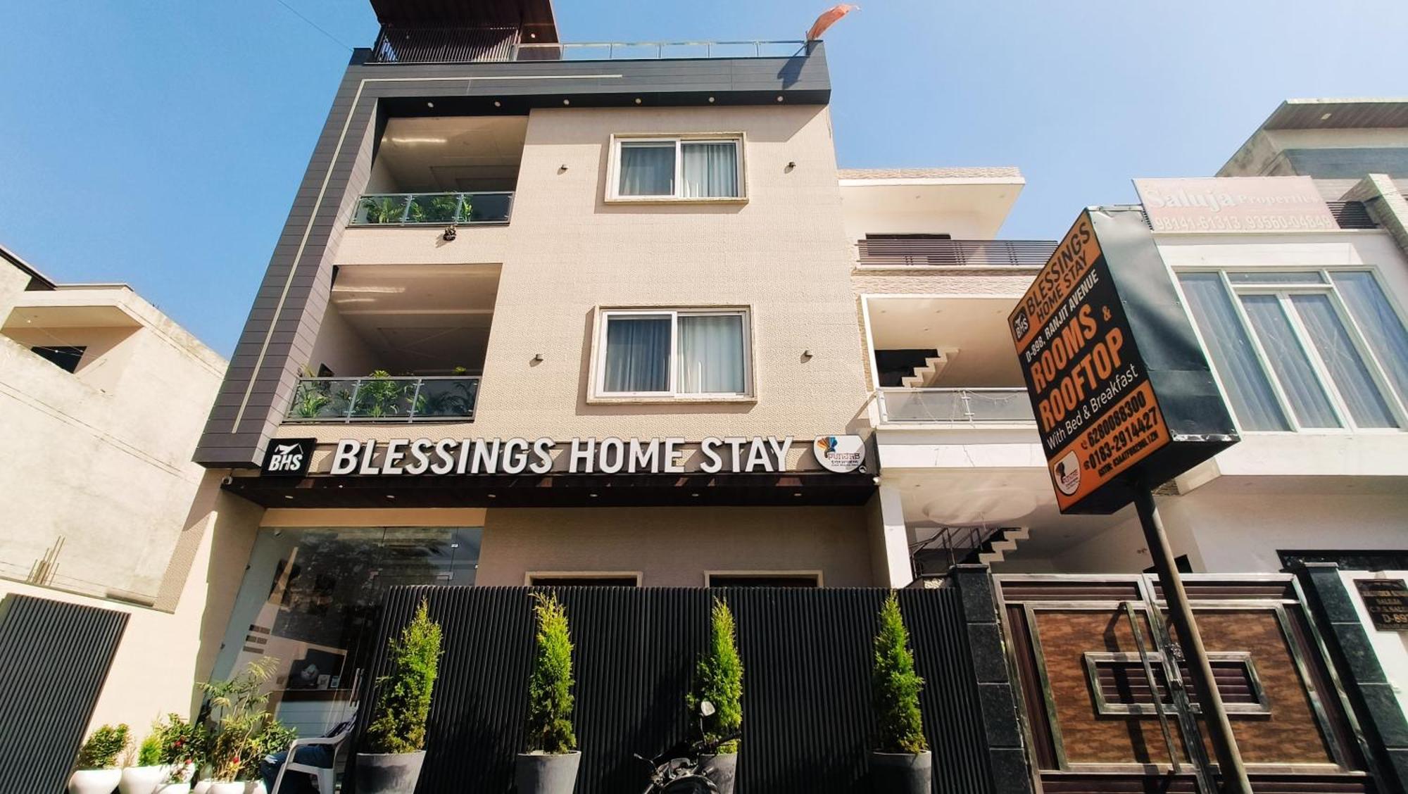 Blessings Hotel อัมริตสา ภายนอก รูปภาพ
